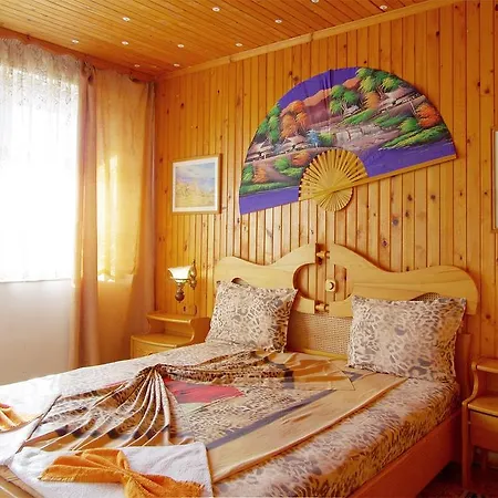 Pensión Violeta 7 4*